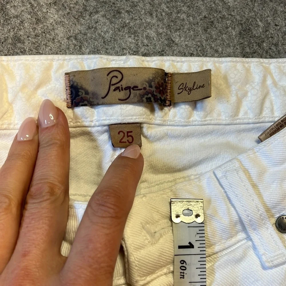 PAIGE Skyline Denim, White. Size 25. - Picture 7 of 11
